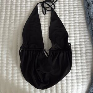 Garage halter open back top